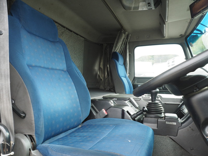 いすゞ ギガ ウイング車 大型 QKG-CYJ77A 年式 H25[写真33]