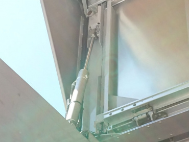 UDトラックス クオン ウイング車 大型 QKG-CG5ZA 年式 H24 [写真16]