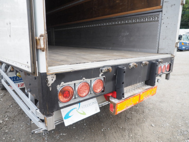 いすゞ ギガ ウイング車 大型 PDG-CYJ77W8 年式 H22 [写真28]