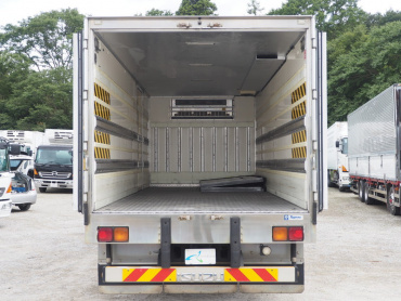 いすゞ フォワード 冷凍バン 中型 TKG-FRR90T2 年式 H27 [写真17]