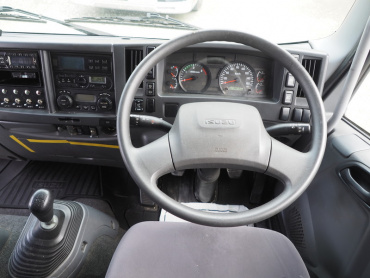 いすゞ フォワード 冷凍バン 中型 TKG-FRR90T2 年式 H27 [写真28]