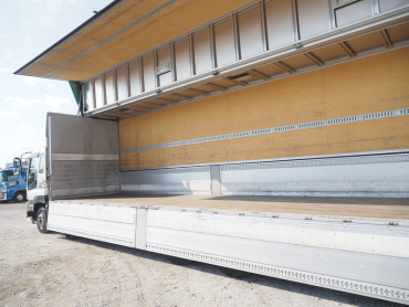 いすゞ ギガ ウイング車 大型 QKG-CYJ77A 年式 H27 [写真20]