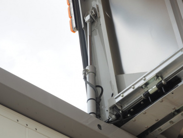 いすゞ フォワード ウイング車 中型 TKG-FRR90T2 年式 H27 [写真15]