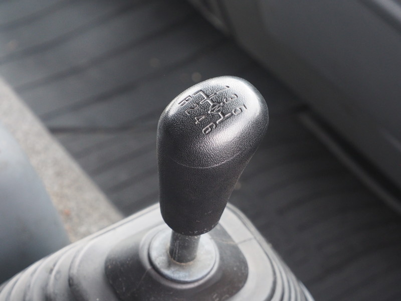 いすゞ フォワード 平ボディ 中型 TKG-FRR90T2 年式 H26[写真19]