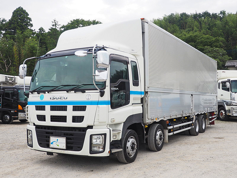 いすゞ ギガ ウイング車 大型 QKG-CYJ77A 年式 H27[写真01]