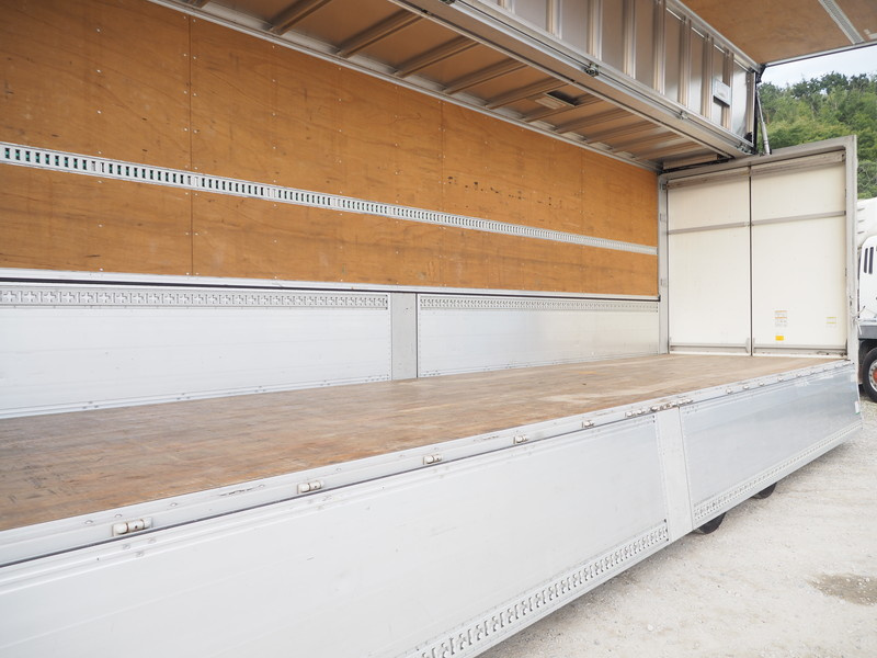 いすゞ ギガ ウイング車 大型 QKG-CYJ77A 年式 H27[写真18]