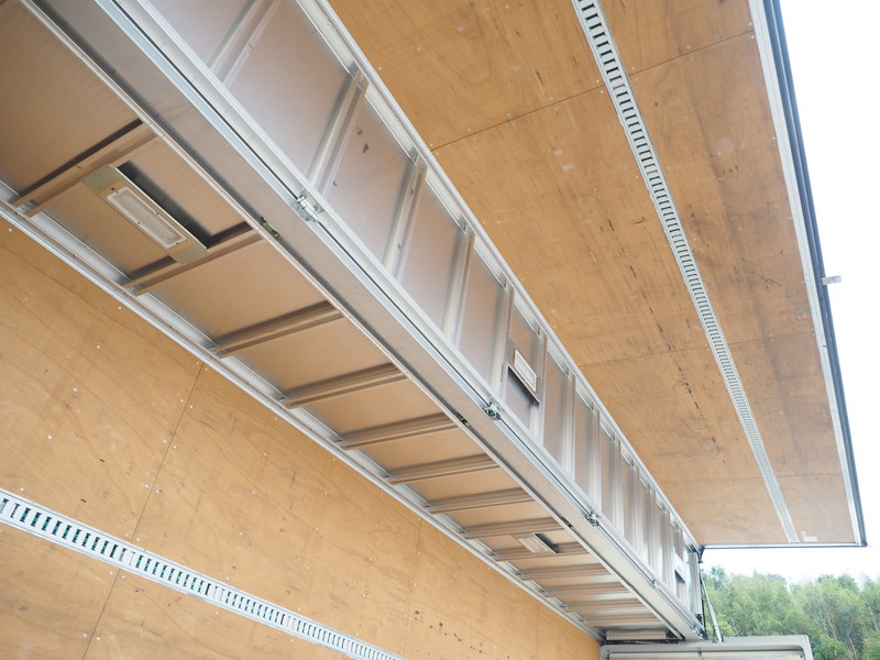 いすゞ ギガ ウイング車 大型 QKG-CYJ77A 年式 H27[写真19]