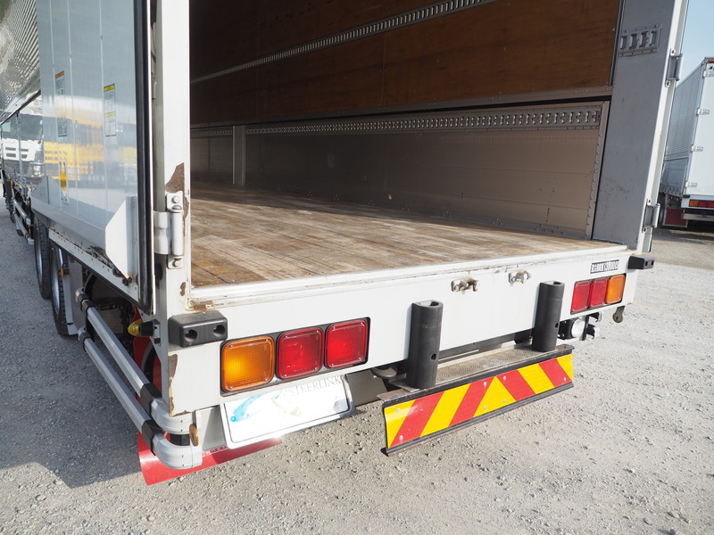 いすゞ ギガ ウイング車 大型 QKG-CYJ77A 年式 H27[写真27]