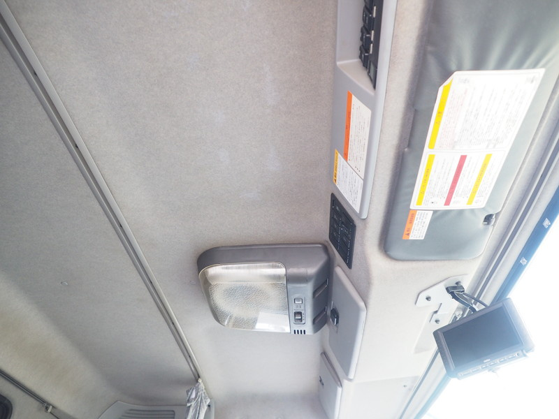 いすゞ ギガ ウイング車 大型 QKG-CYJ77A 年式 H27[写真32]