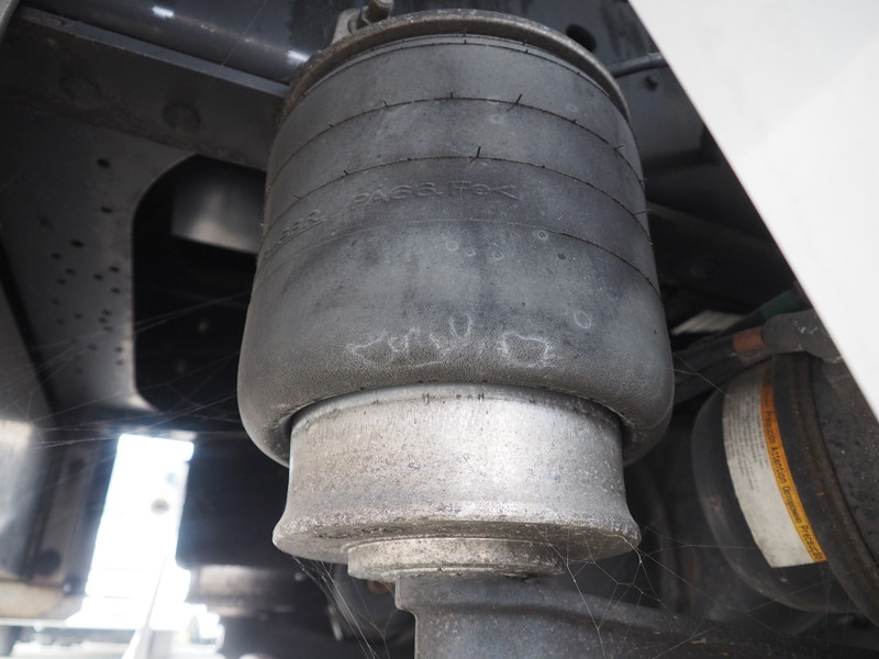 いすゞ ギガ ウイング車 大型 QKG-CYJ77A 年式 H27[写真40]