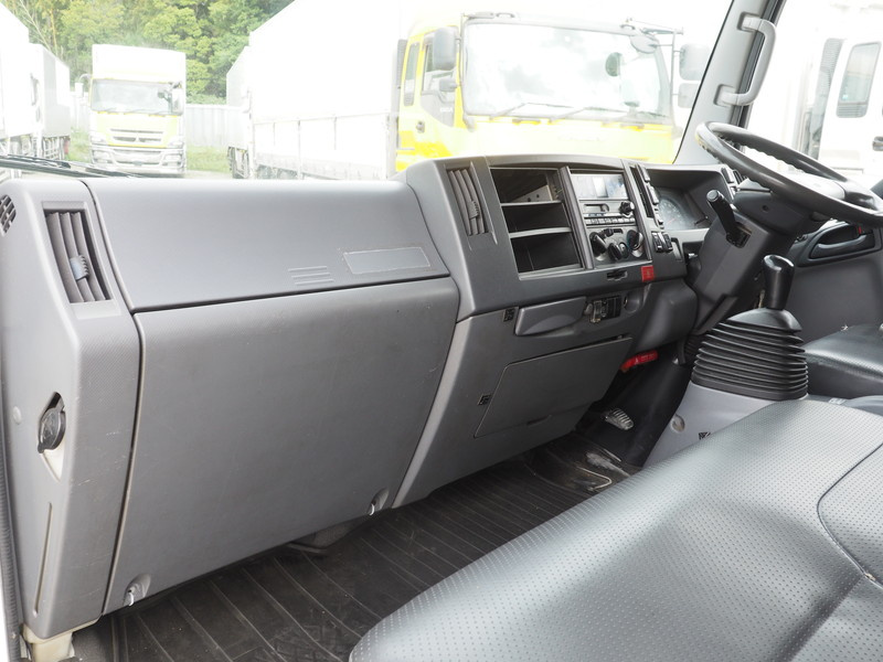 いすゞ エルフ 冷凍バン 小型 TKG-NPR85AN 年式 H26[写真31]