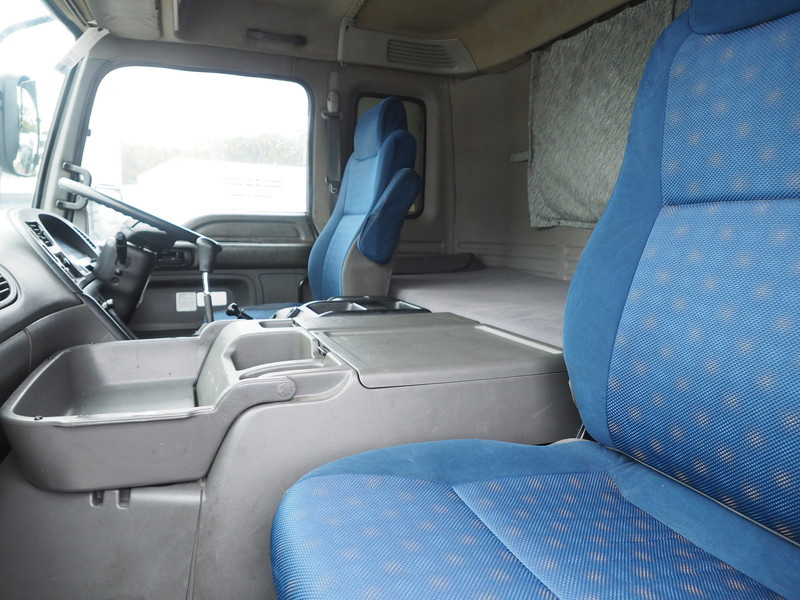 いすゞ ギガ ウイング車 大型 PDG-CYJ77W8A 年式 H21[写真40]