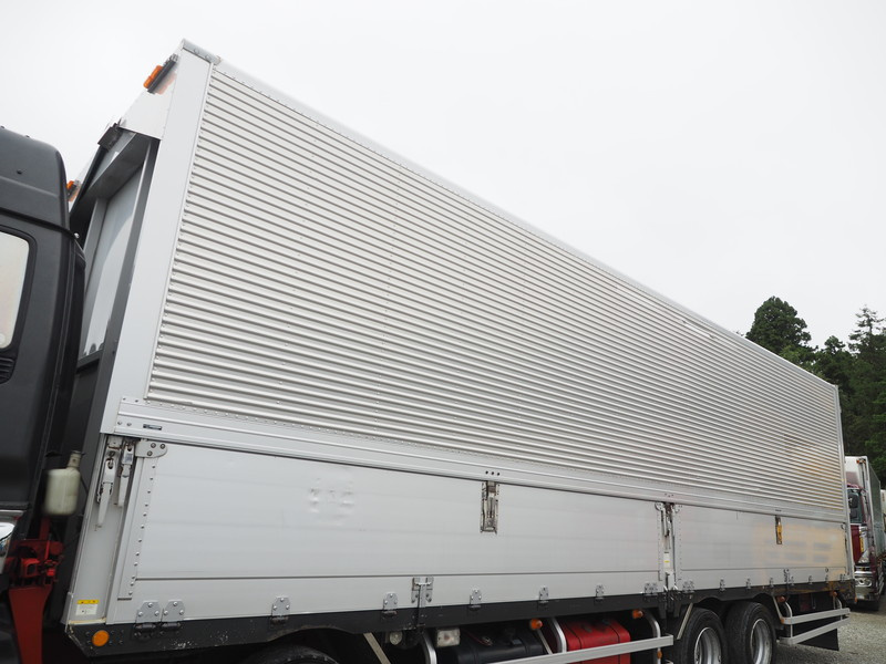 いすゞ ギガ ウイング車 大型 PDG-CYJ77W8 年式 H22[写真14]