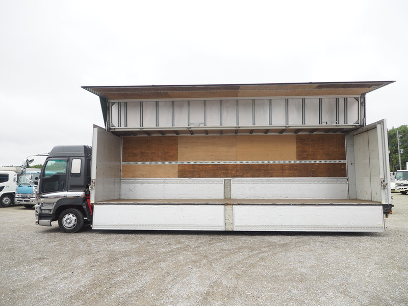 いすゞ ギガ ウイング車 大型 PDG-CYJ77W8 年式 H22[写真15]