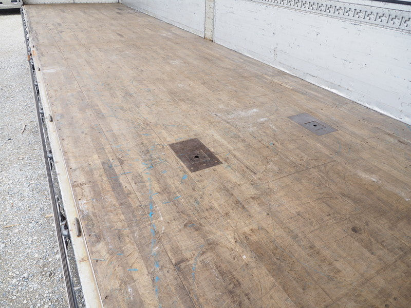 いすゞ ギガ ウイング車 大型 PDG-CYJ77W8 年式 H22[写真21]