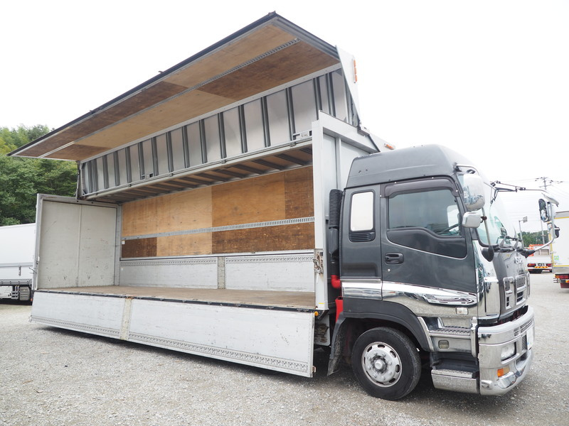 いすゞ ギガ ウイング車 大型 PDG-CYJ77W8 年式 H22[写真10]