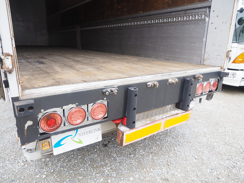 いすゞ ギガ ウイング車 大型 PDG-CYJ77W8 年式 H22[写真29]