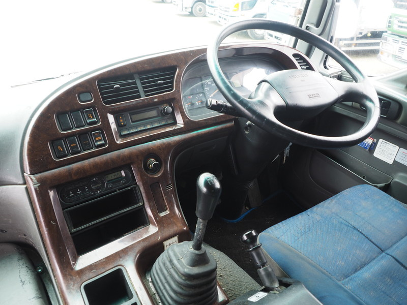 いすゞ ギガ ウイング車 大型 PDG-CYJ77W8 年式 H22[写真33]