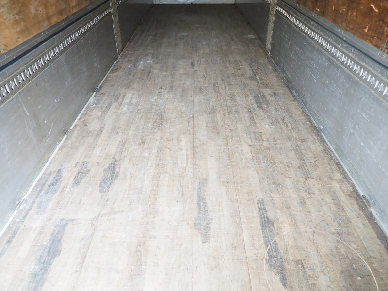 いすゞ ギガ ウイング車 大型 PDG-CYJ77W8 年式 H22[写真27]