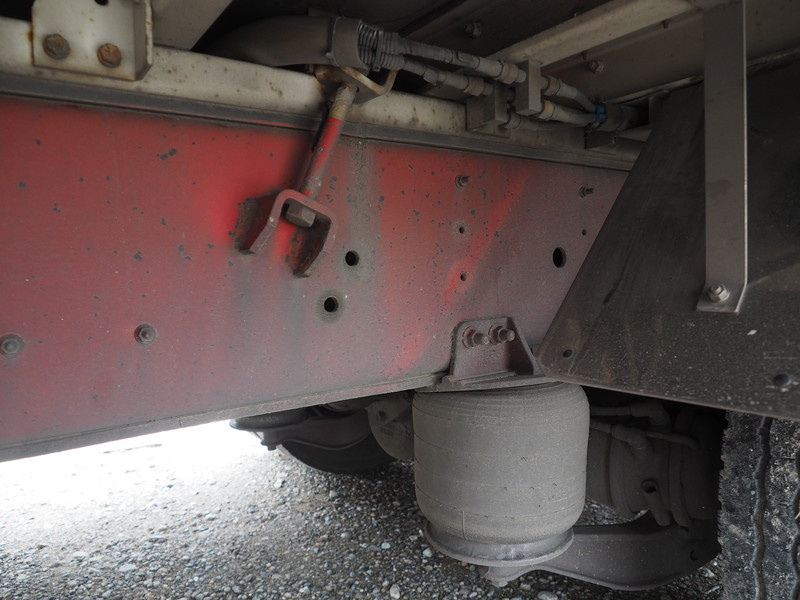 いすゞ ギガ ウイング車 大型 PDG-CYJ77W8 年式 H22[写真37]