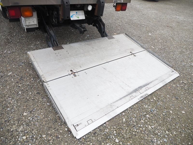 いすゞ フォワード 冷凍バン 中型 TKG-FRR90T2 年式 H25[写真18]