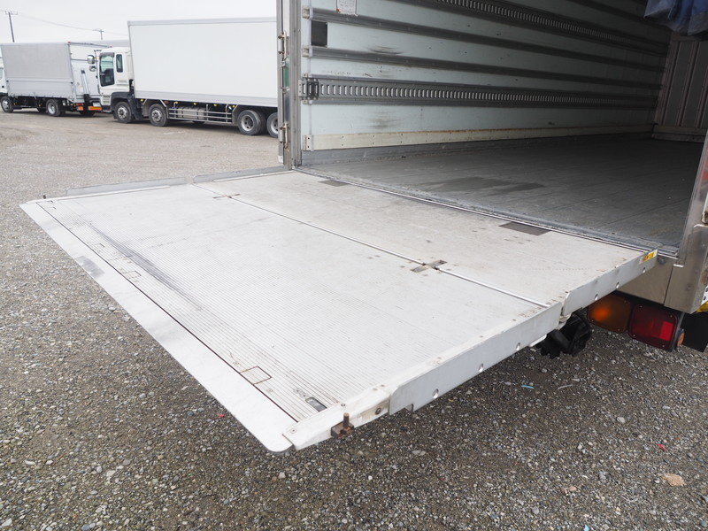 いすゞ フォワード 冷凍バン 中型 TKG-FRR90T2 年式 H25[写真19]