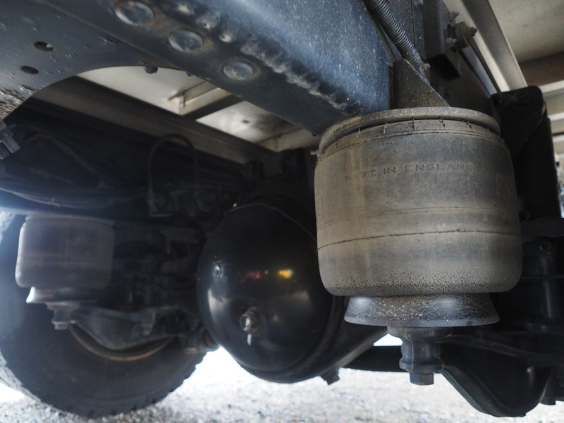 いすゞ フォワード 冷凍バン 中型 TKG-FRR90T2 年式 H25[写真31]