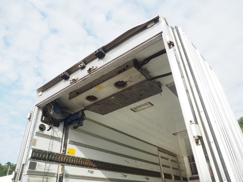 いすゞ フォワード 冷凍バン 中型 PDG-FRR34T2 年式 H20[写真16]