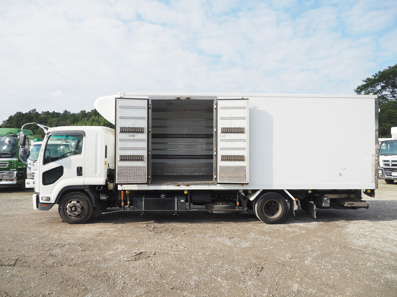 いすゞ フォワード 冷凍バン 中型 PDG-FRR34T2 年式 H20[写真09]