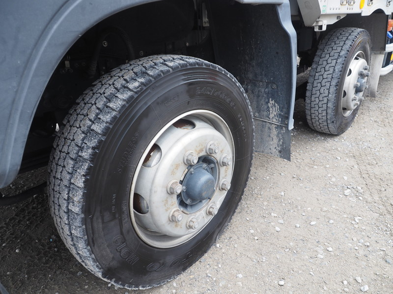 いすゞ ギガ ウイング車 大型 QKG-CYJ77A 年式 H25[写真44]