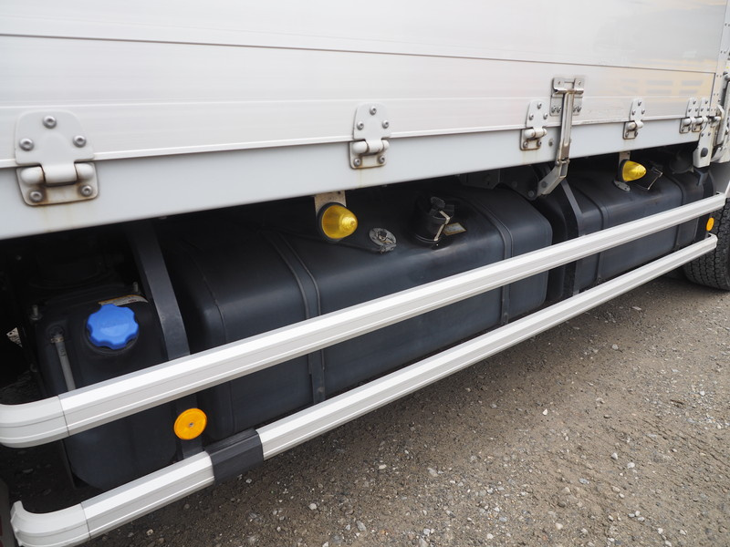 いすゞ ギガ ウイング車 大型 QKG-CYJ77A 年式 H25[写真14]