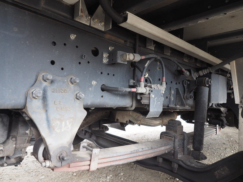 いすゞ ギガ ウイング車 大型 QKG-CYJ77A 年式 H25[写真41]