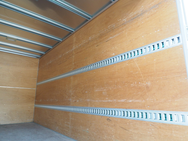 いすゞ エルフ バン車 小型 TRG-NPR85AN 年式 H29[写真19]