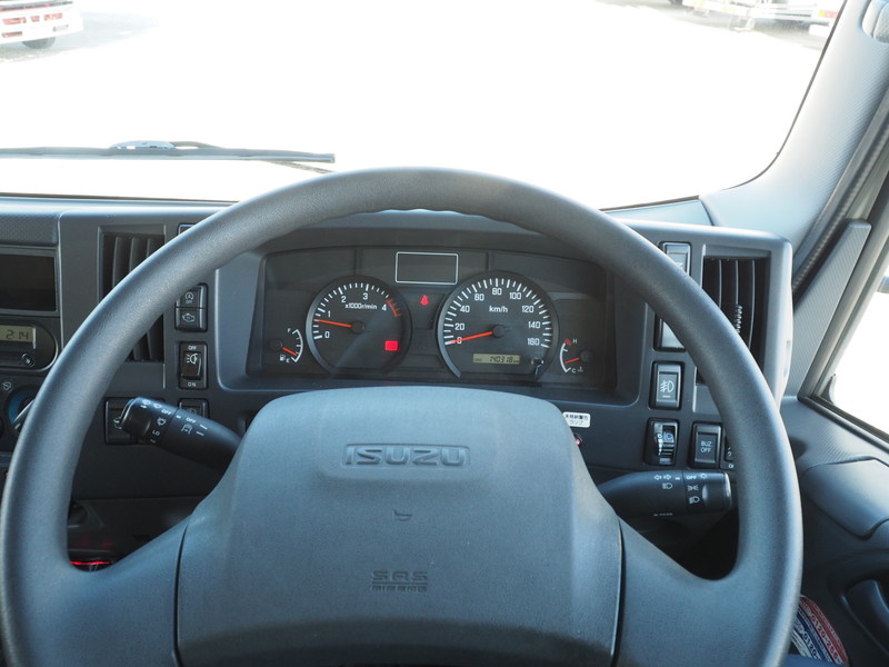 いすゞ エルフ バン車 小型 TRG-NPR85AN 年式 H29[写真26]