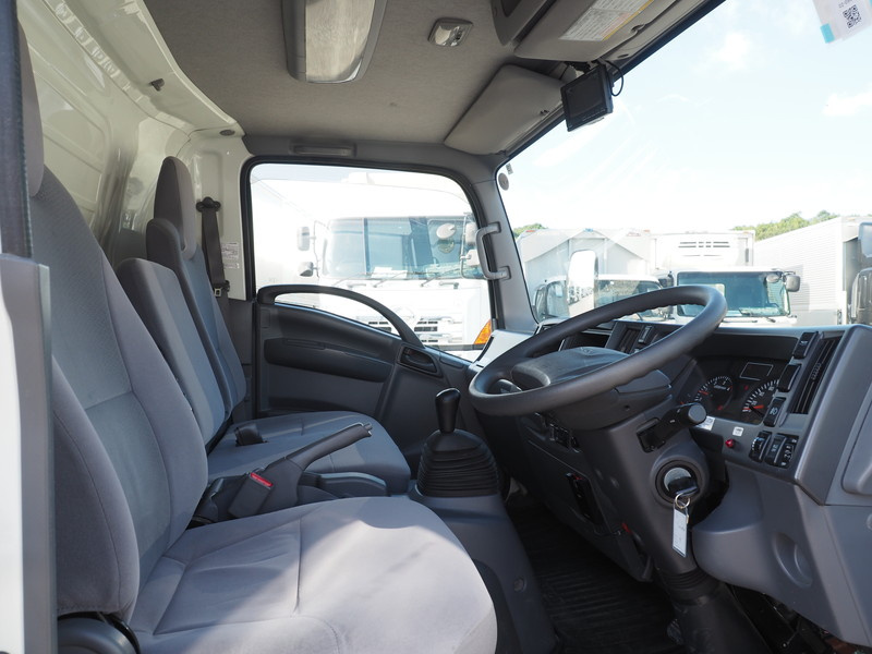 いすゞ エルフ バン車 小型 TRG-NPR85AN 年式 H29[写真25]