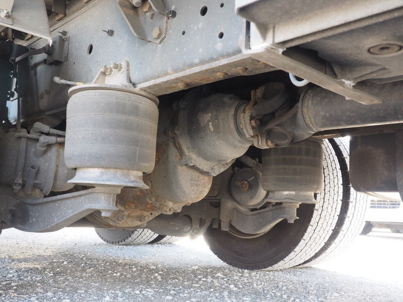 いすゞ ギガ ウイング車 大型 QKG-CYJ77A 年式 H24[写真42]