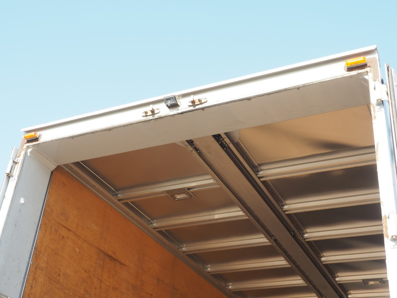 いすゞ ギガ ウイング車 大型 QKG-CYJ77A 年式 H24[写真28]