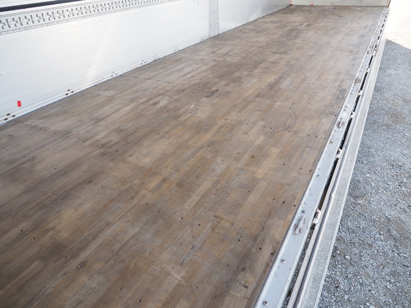 いすゞ ギガ ウイング車 大型 QKG-CYJ77A 年式 H26[写真24]