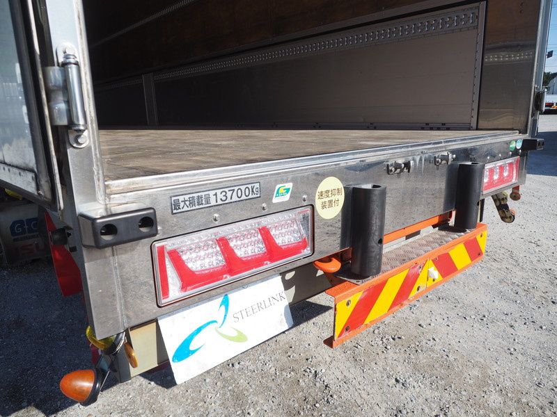 いすゞ ギガ ウイング車 大型 QKG-CYJ77A 年式 H26[写真30]