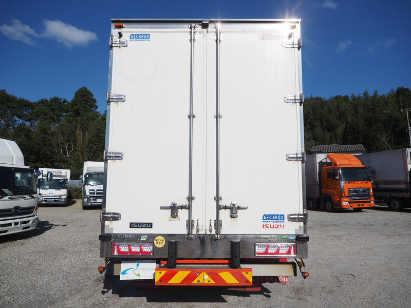 いすゞ ギガ ウイング車 大型 QKG-CYJ77A 年式 H26[写真06]