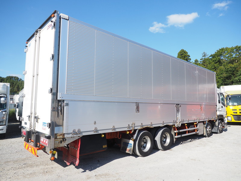 いすゞ ギガ ウイング車 大型 QKG-CYJ77A 年式 H26[写真05]