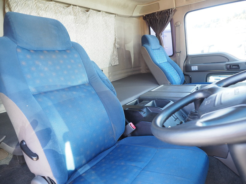 いすゞ ギガ ウイング車 大型 QKG-CYJ77A 年式 H26[写真32]