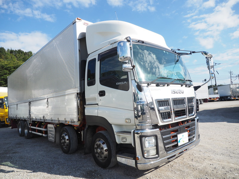 いすゞ ギガ ウイング車 大型 QKG-CYJ77A 年式 H26[写真04]