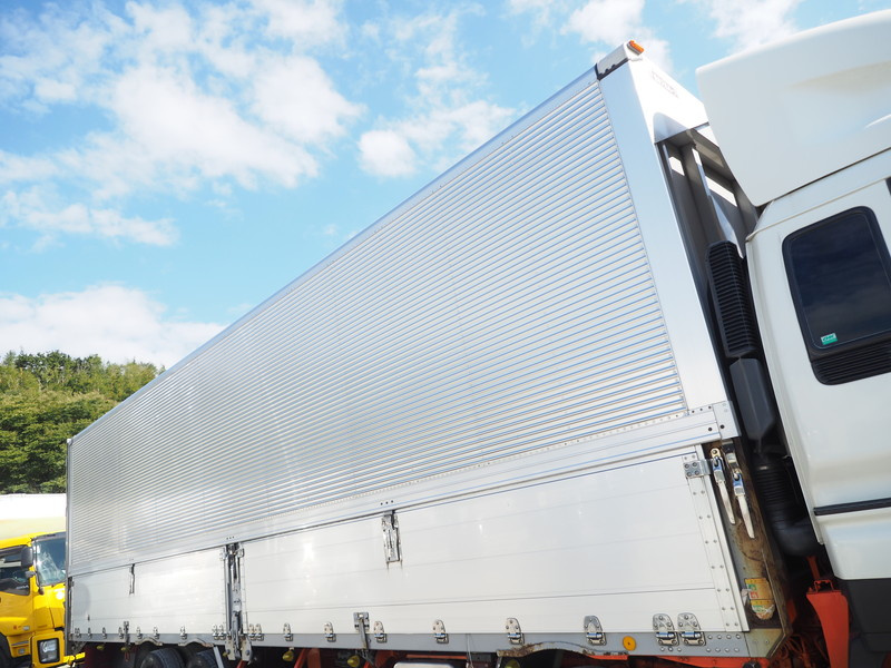 いすゞ ギガ ウイング車 大型 QKG-CYJ77A 年式 H26[写真11]