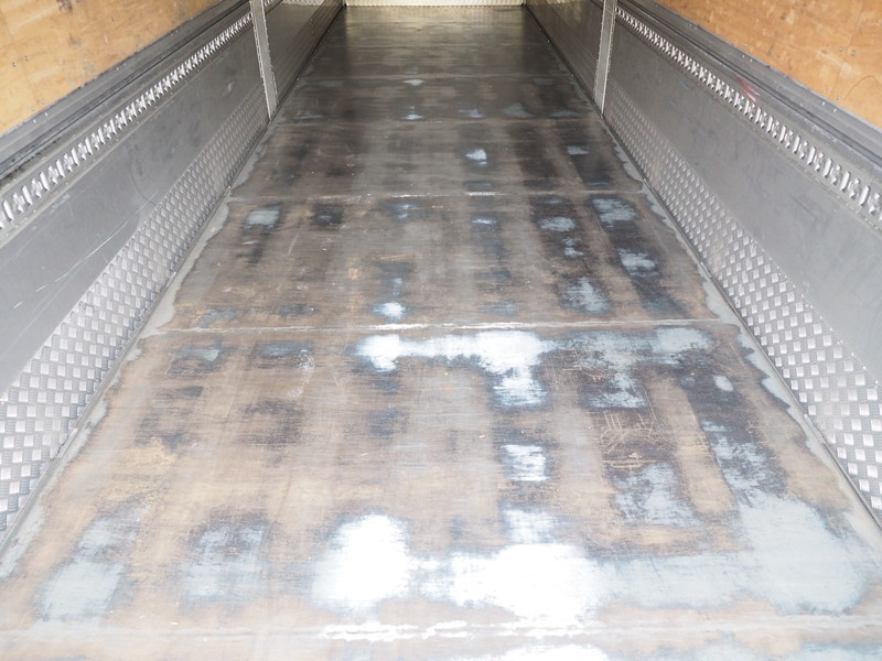 いすゞ ギガ ウイング車 大型 QKG-CYJ77A 年式 H26[写真28]