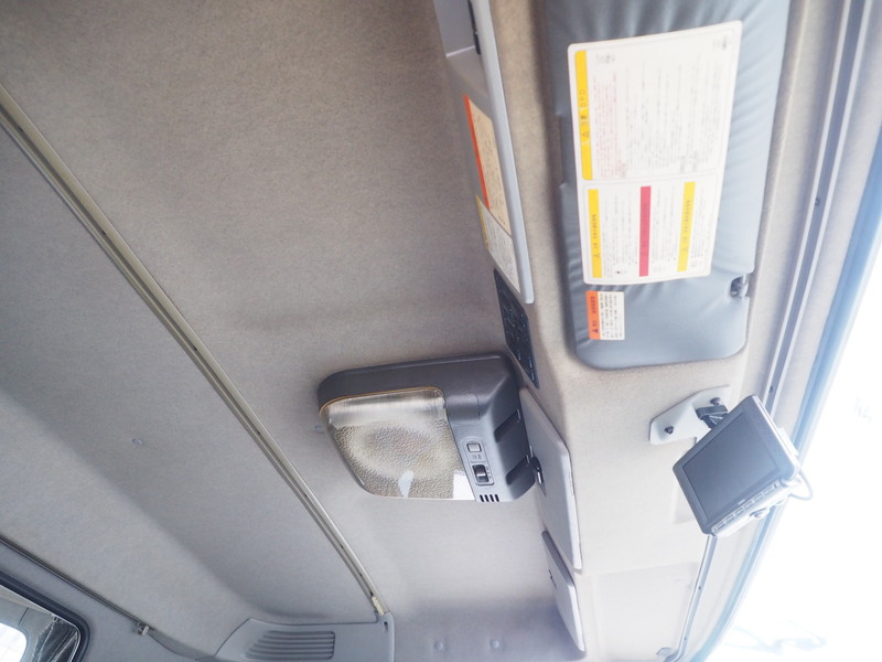 いすゞ ギガ ウイング車 大型 QKG-CYJ77A 年式 H26[写真38]