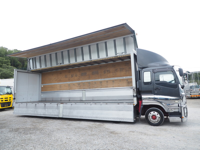 いすゞ ギガ ウイング車 大型 QKG-CYJ77A 年式 H26[写真13]