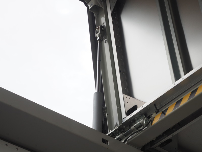 いすゞ ギガ ウイング車 大型 QKG-CYJ77A 年式 H26[写真15]