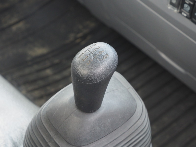 いすゞ エルフ 平ボディ 小型 TRG-NPR85AR 年式 H30[写真27]