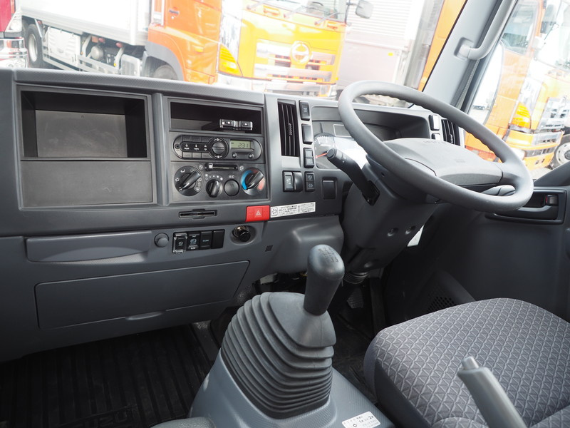 いすゞ エルフ 平ボディ 小型 TRG-NPR85AR 年式 H30[写真26]